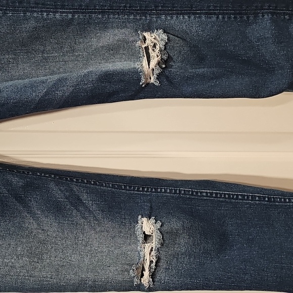 Hudson Collin Flap Skinny Crop Distressed Jeans Color DKBL Size 28 EUC MSRP $195 - Picture 4 of 11